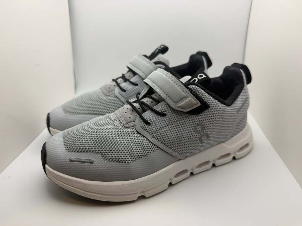 On Running Cloud Play Size USK1.5 Glacier White Sneakers